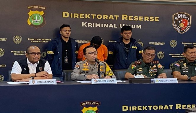 Konferensi pers terkait pembunuhan anggota TNI AD yang ditemuka tewas di Bekasi.