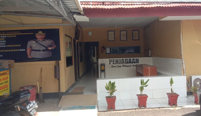 Korban Dilempar Batu di Halaman Rumah, Istri: Teror Sudah Berulang Kali!