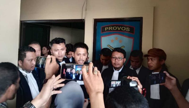 Wawan Nur Rewa Didukung Ratusan Pengacara, Polrestabes Makassar Jadi Titik Aksi