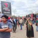 Jalan Seperti Kubangan, Warga Pilih Bertindak, Akses Nasional Diblokir!