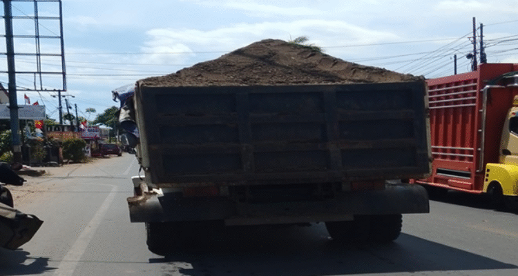 Kasat Lantas Gowa Diduga Biarkan Dump Truk Langgar Aturan