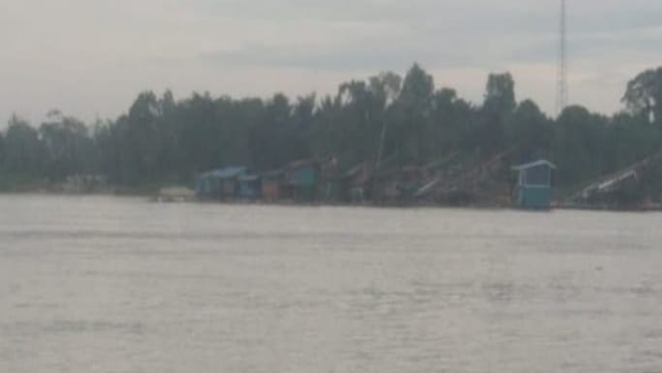 PETI Menggurita di Sungai Kapuas, Warga Sindir Janji Presiden