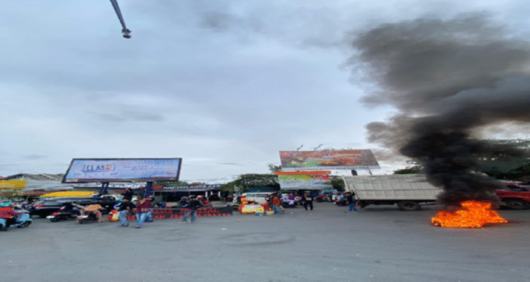 KERAMAT Ledakkan Tuntutan, Serukan Copot Kapolri Hingga Adili Jokowi