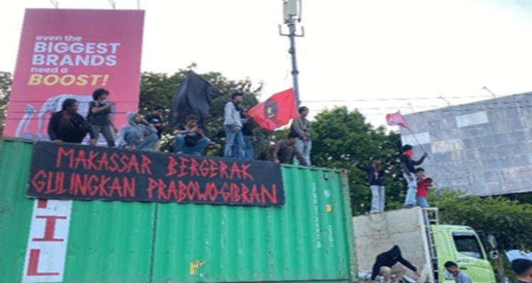 Makassar Bergejolak! Aksi KERAMAT Guncang Jalan Alauddin-Pettarani