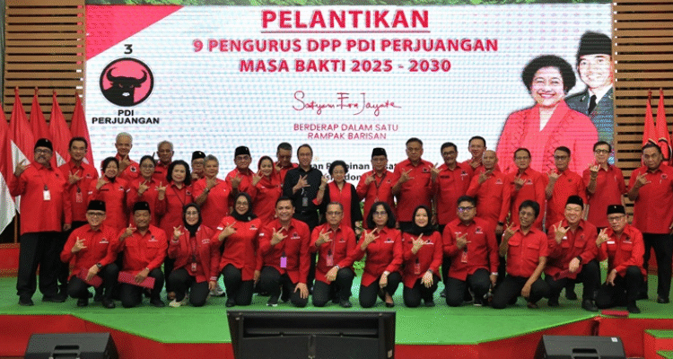 Struktur Baru PDIP Belum Disahkan, Megawati dan Hasto Tunggu Restu Pemerintah