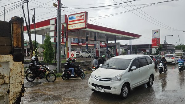 BBM Subsidi Dibatasi, Sopir Dump Truk Menjerit: Kami Dipalak di SPBU Moncongloe!