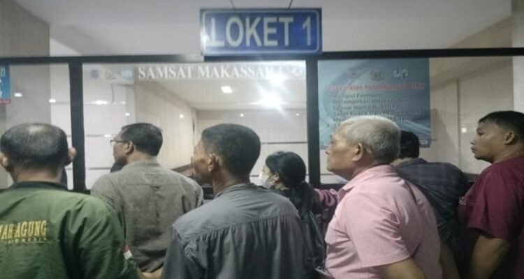Birokrasi Setebal Beton, Warga Kecam Layanan Samsat Makassar 1 yang Lambat dan Sombong