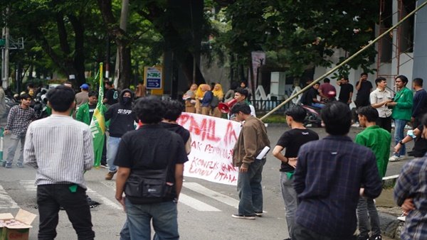 PB IPMIL Raya Gelar Aksi di Kantor Gubernur Sulsel Kisruh Lahan Membara, Pemprov Sulsel Dianggap Biang Kerok Konflik Warga–TNI