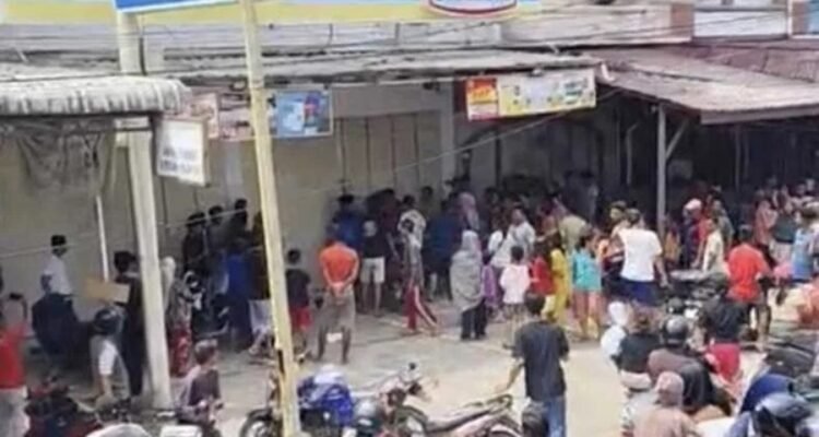 Minimarket Sibolga Viral, Warga Terpaksa Ambil Bahan Pokok Saat Bencana