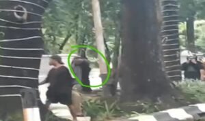 Demo DOB Luwu Tengah Berujung Bentrokan, Oknum Diduga ASN Terekam Bawa Senjata