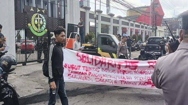 Proyek Bibit Nanas Rp60 Miliar Berbau Busuk, Kejati Sulsel Diuji Nyali