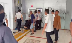Demo Bongkar Dugaan Narkoba di Lapas Berakhir Sadis, Mahasiswa Tersungkur Diseret Petugas