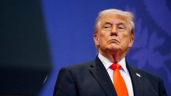 Operasi Militer AS di Selat Hormuz Disetop, Trump Singgung Kesepakatan