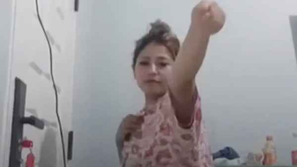 Jagat Maya Heboh! Wanita Diduga dari Sidrap Pamer “Susu” Saat Live, Polisi Selidiki