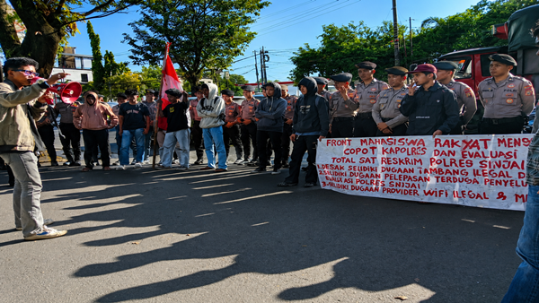 Mengamuk di Polda Sulsel, Mahasiswa Desak Kapolres dan Kasat Reskrim Sinjai Dicopot