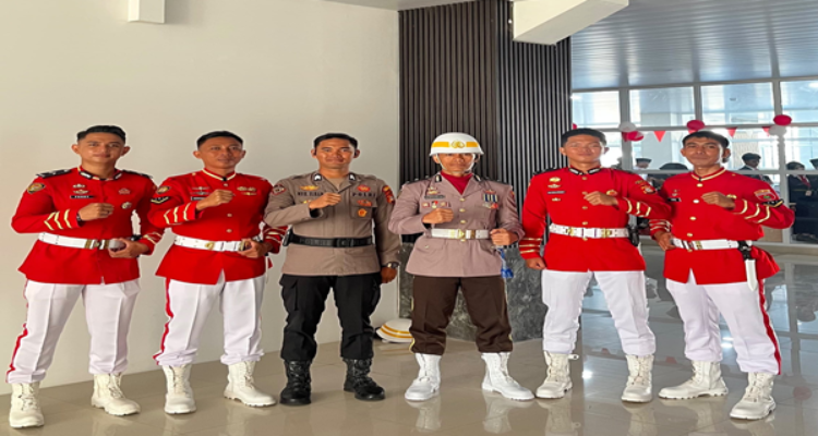 Merah Putih Berkibar di Lapangan Pemuda, Polres Bulukumba Peringati HUT RI