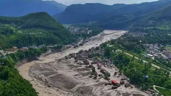 Air Bah dan Longsor Mengamuk, Perbatasan Nepal-China Lumpuh Total