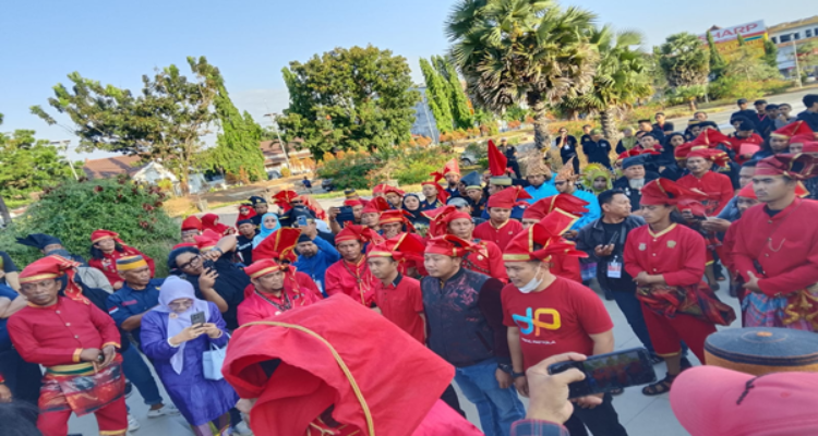 Ribuan Pasukan Disiapkan, Tuntutan Kesultanan Gowa Mengarah ke DPRD