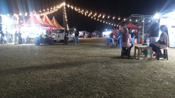 Siapa Beri Lampu Hijau? Pasar Malam Gunakan Fasilitas Publik Bontokassi